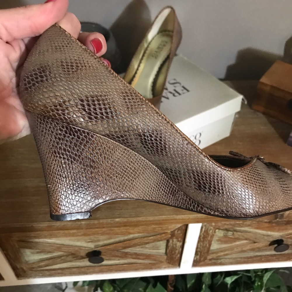 Heels - Picture 2 of 4